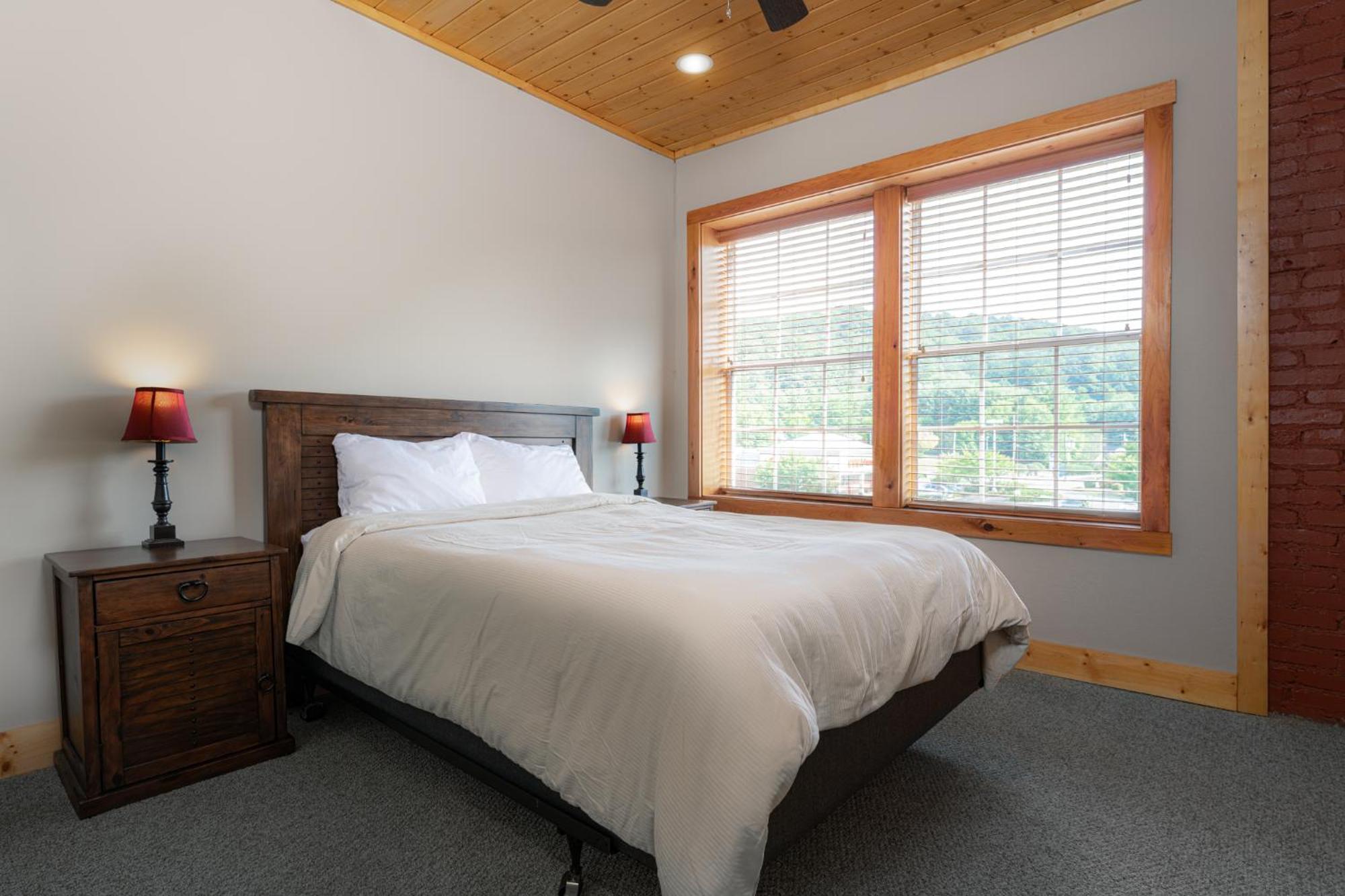 The Nuwray Hotel & Carriage House Burnsville Exteriör bild